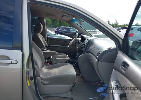 2009 Toyota Sienna Le z USA, uszkodzony, nr VIN 5TDZK23C19S247279